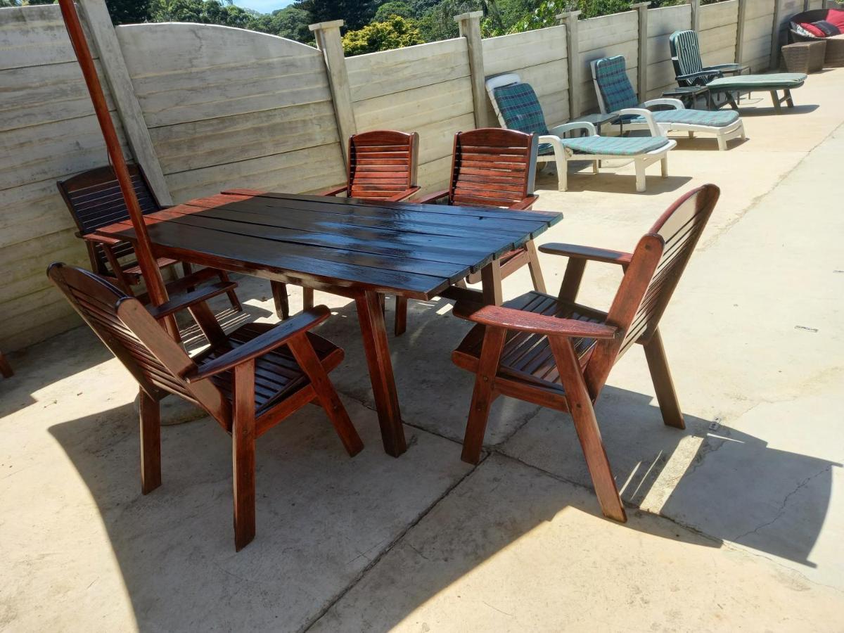 Poolside Guest House ポート・シェプストーン エクステリア 写真