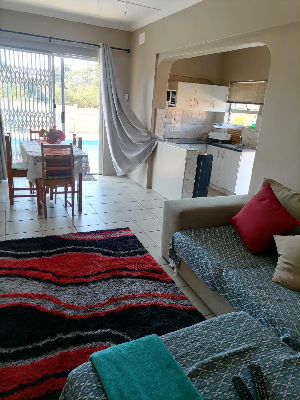 Poolside Guest House ポート・シェプストーン 部屋 写真